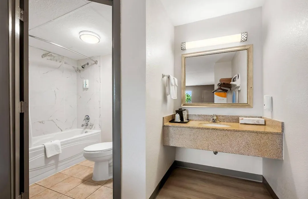 Quality Inn Battleboro - Rocky Mount-1
