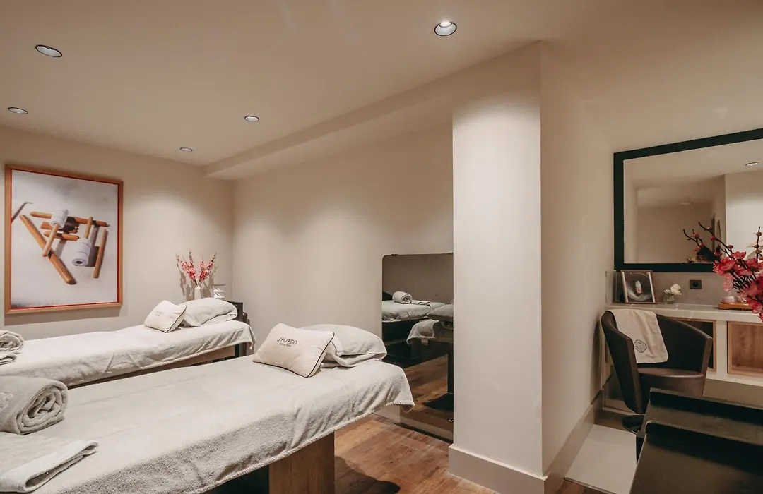 Les Suites De La Potiniere-1