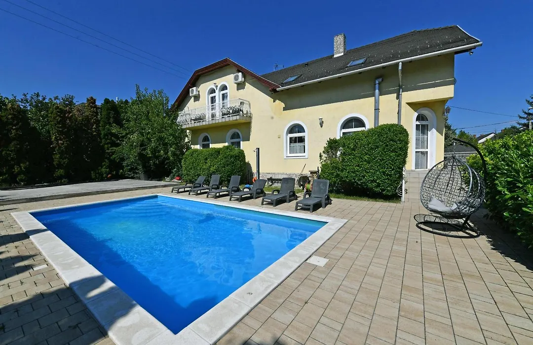 Royal Villa-1