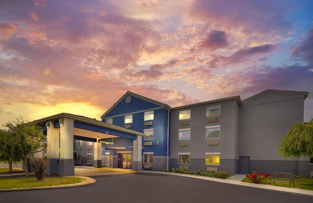 Comfort Inn & Suites Butler-1