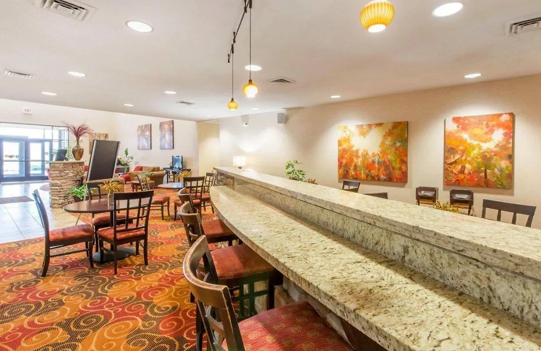 Comfort Suites Altoona North-1