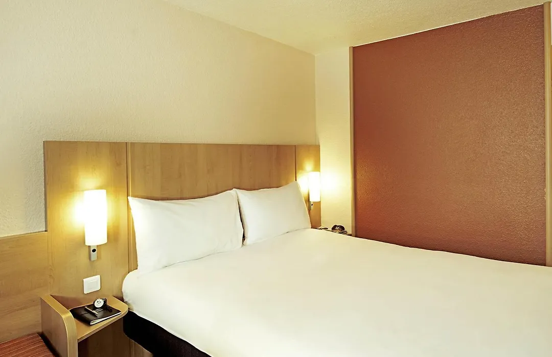ibis Rambouillet-1
