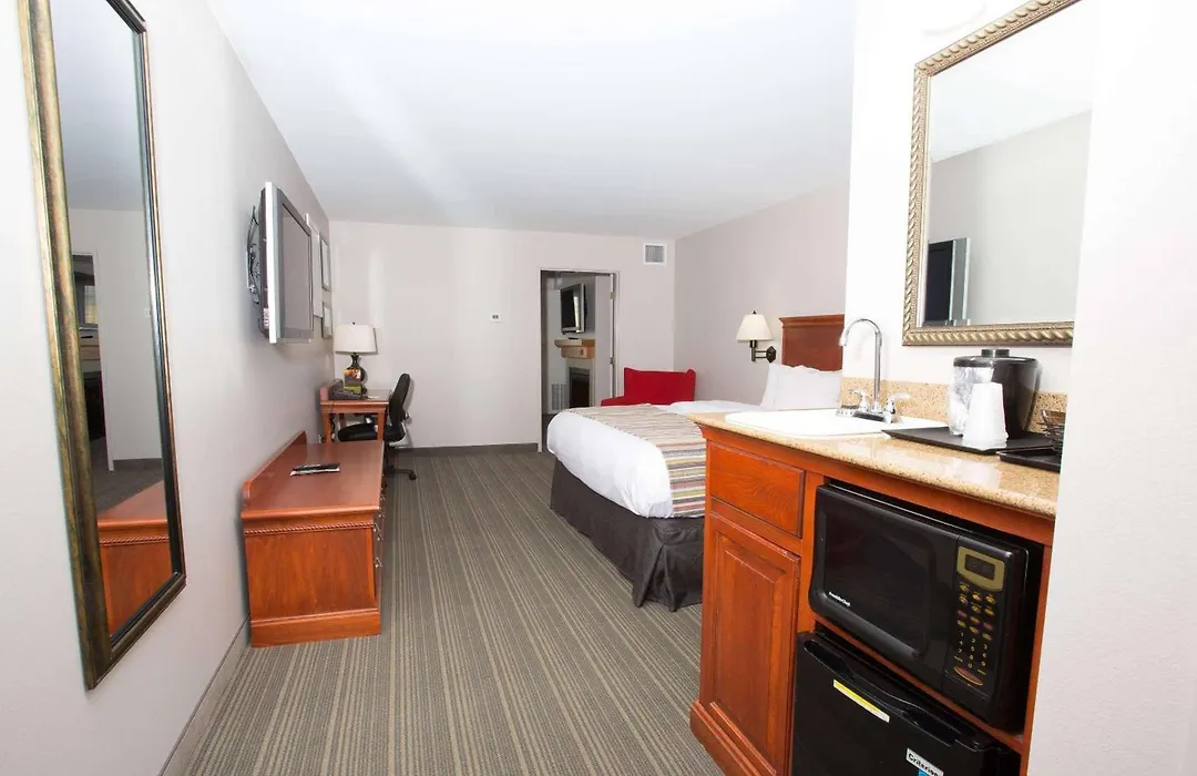 Country Inn & Suites By Radisson, Grand Forks, Nd-1