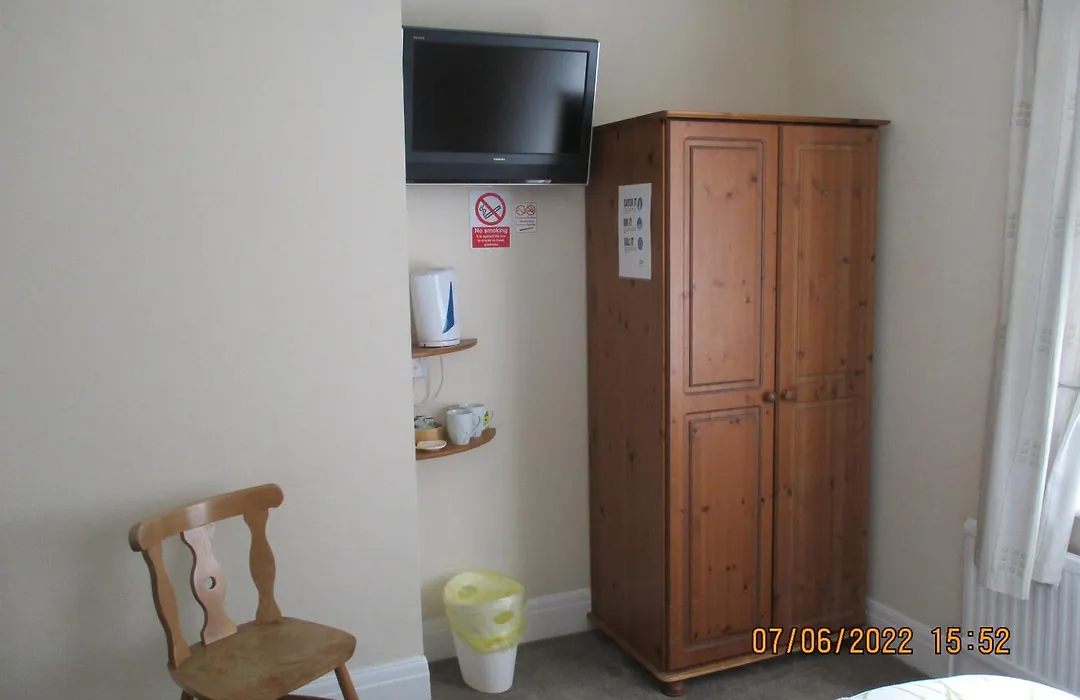 Sefton Lodge Seafront ,Panoramic Sea View Ensuite Balcony Rooms Available, Guest Garden-1