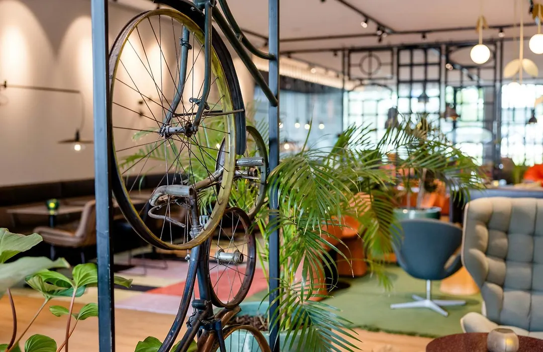 Motel One Amsterdam-1