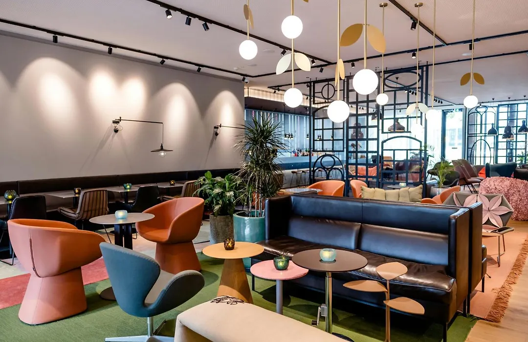 Motel One Amsterdam-1