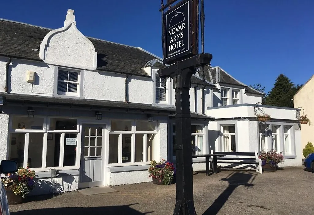 Novar Arms Hotel-1
