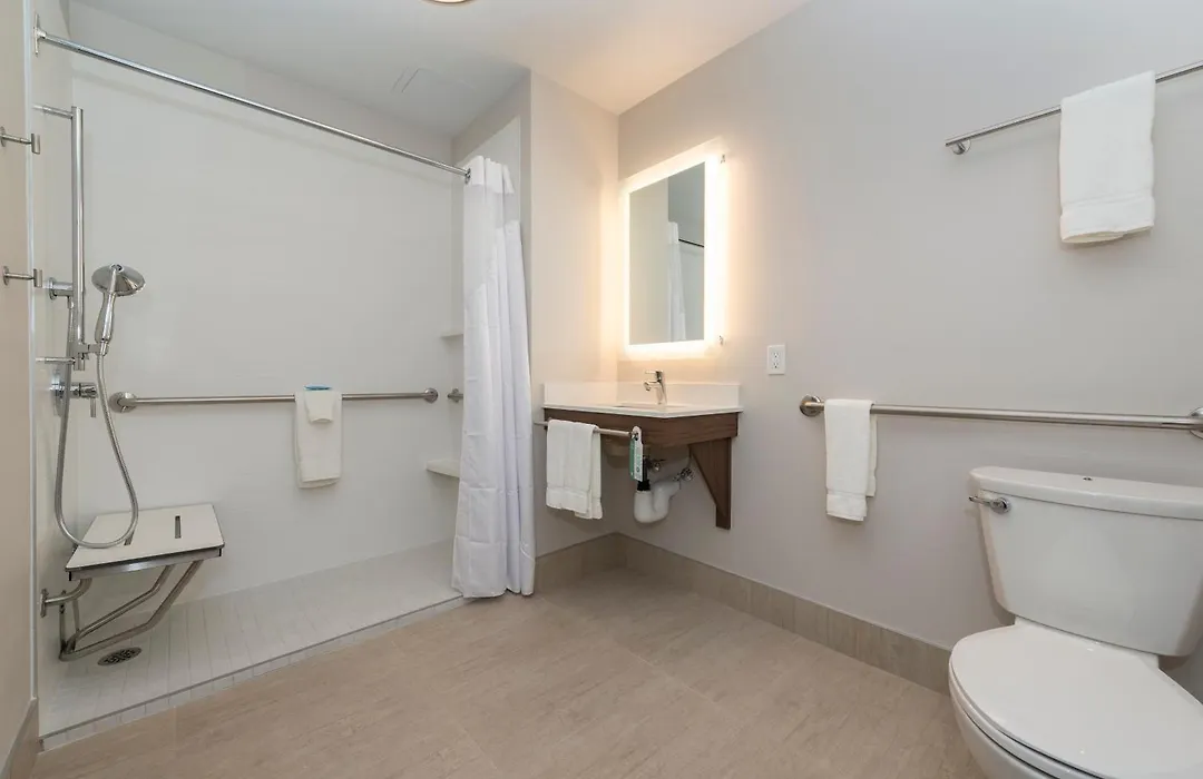 Holiday Inn Express & Suites Victoria-Colwood By Ihg-1