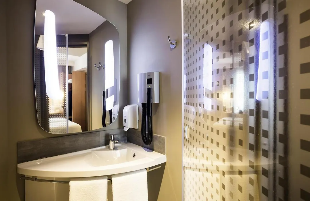 Ibis Yerevan Center-1