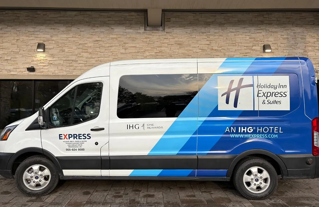 Holiday Inn Express & Suites Toronto Airport West By Ihg-1
