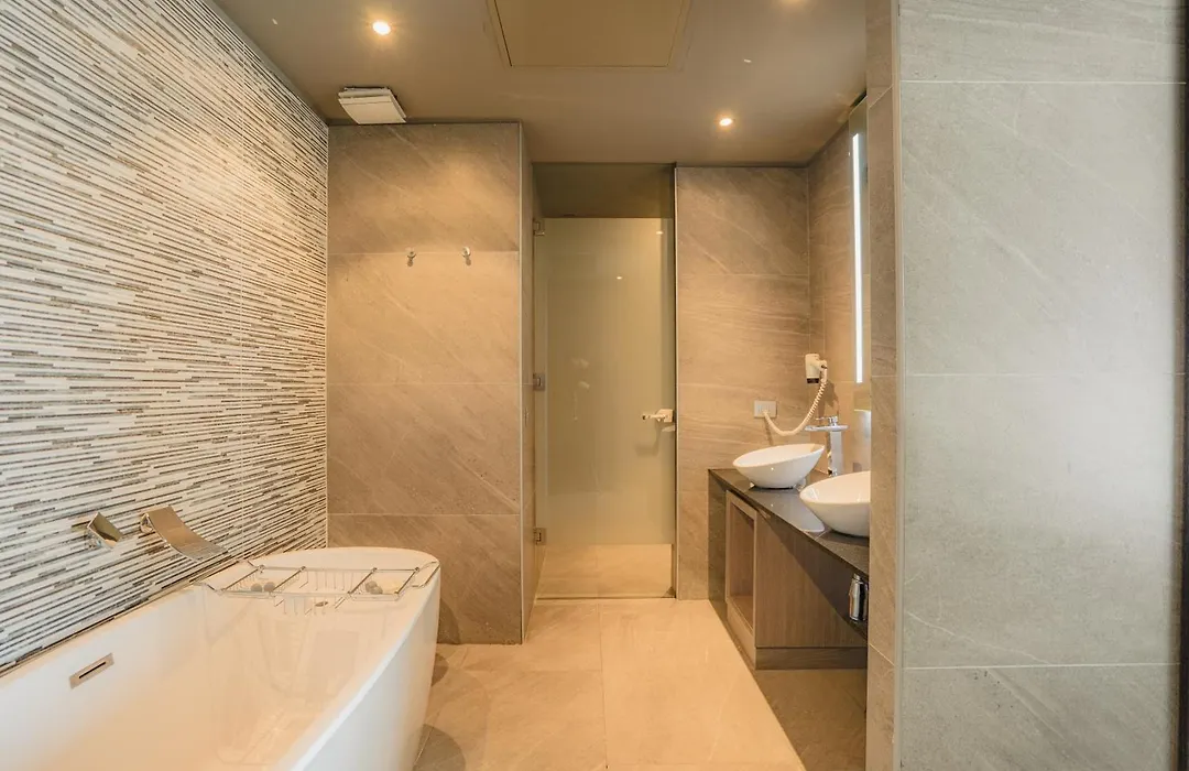 Icon Hotel-1