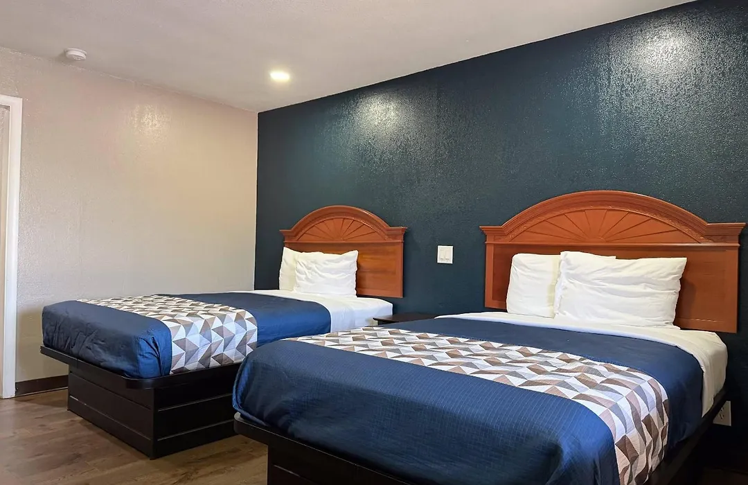 Rodeway Inn & Suites-1