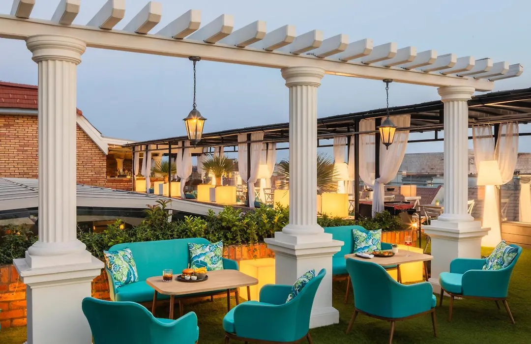 Mystery Hotel Budapest, Preferred Hotels & Resorts-1