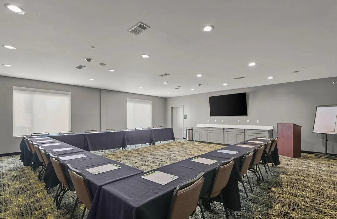 Holiday Inn Gonzales By Ihg-1