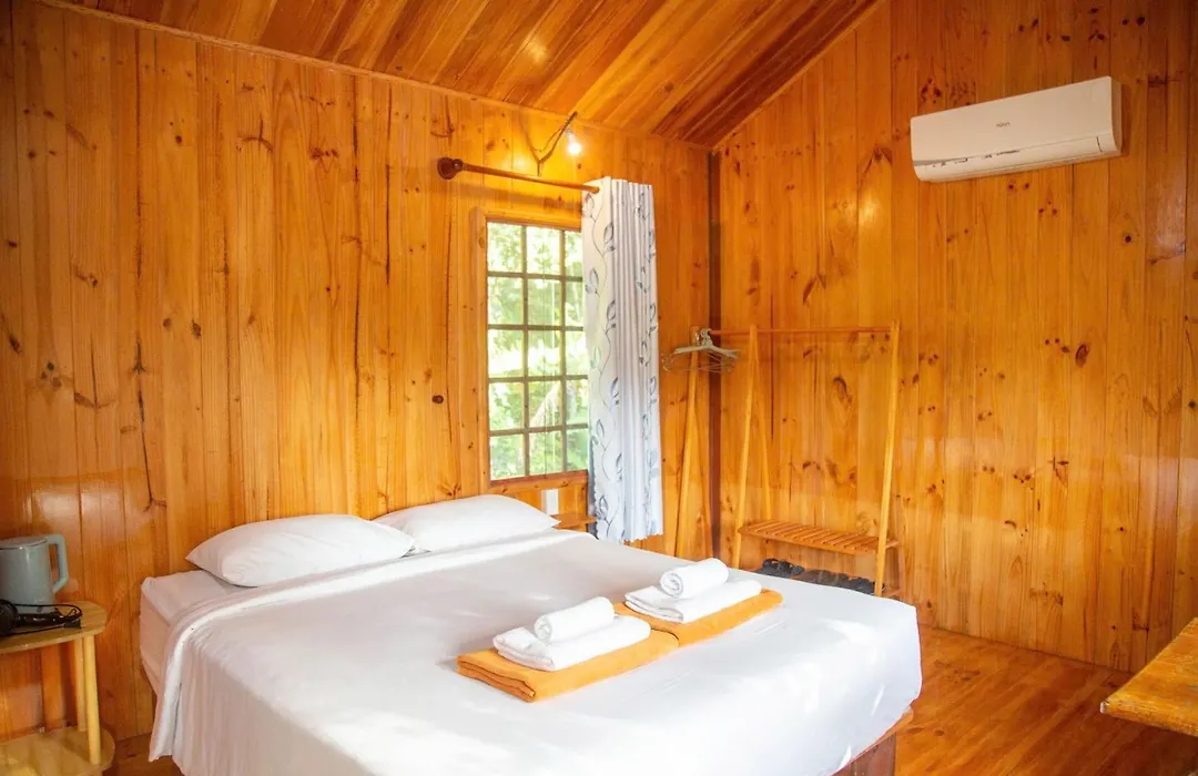 Phu Quoc Valley Sen Bungalow-1
