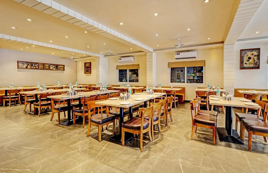 Super Townhouse Oak Clove Boutique Hotel Rajaji Nagar Near Lulu Mall Bengaluru-1