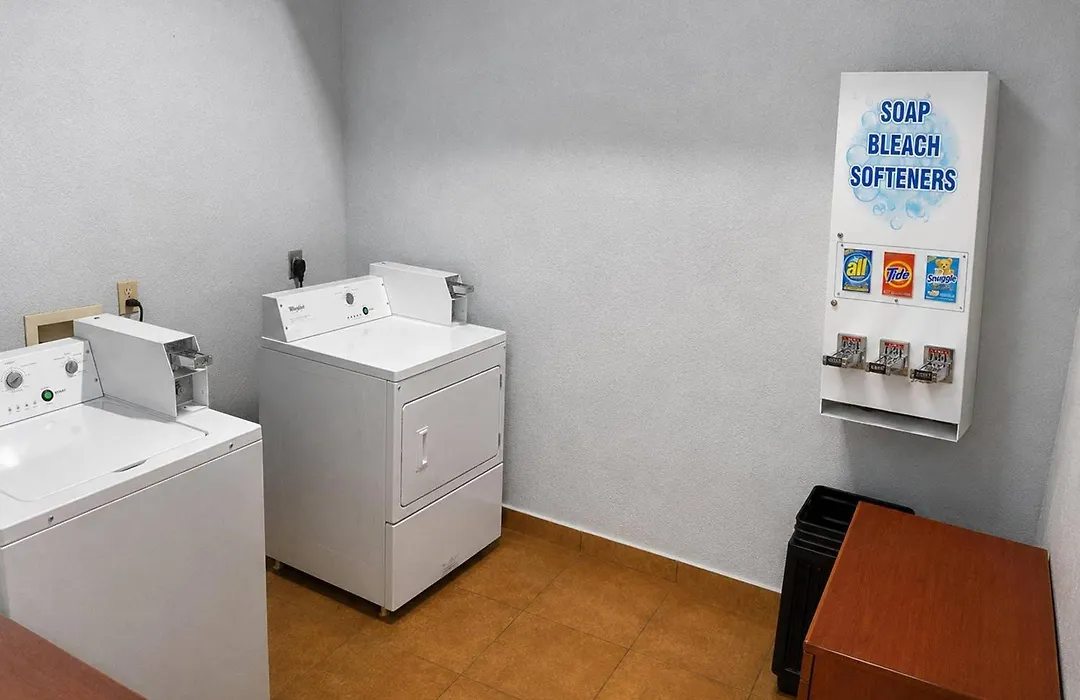 Suburban Studios Clute - Lake Jackson-1