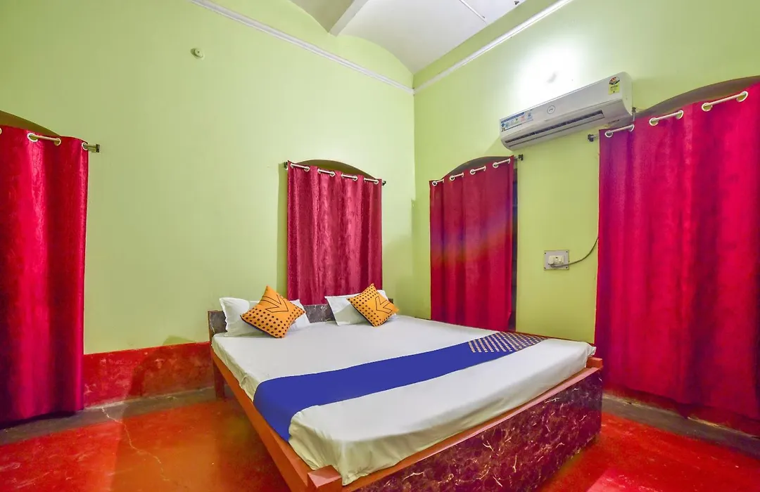 Spot On Shashi Prabha Palace-1