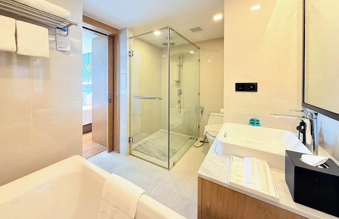 Wyndham La Vita Rawai Phuket-1