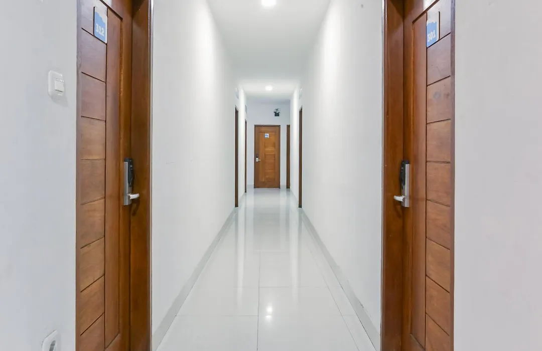 RedDoorz Plus @ Cemara Asri Medan-1