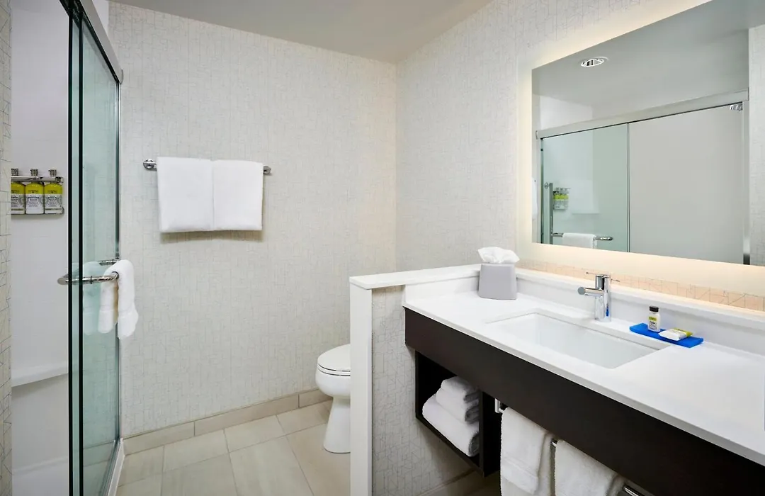Holiday Inn Express & Suites Windsor East - Lakeshore By Ihg-1