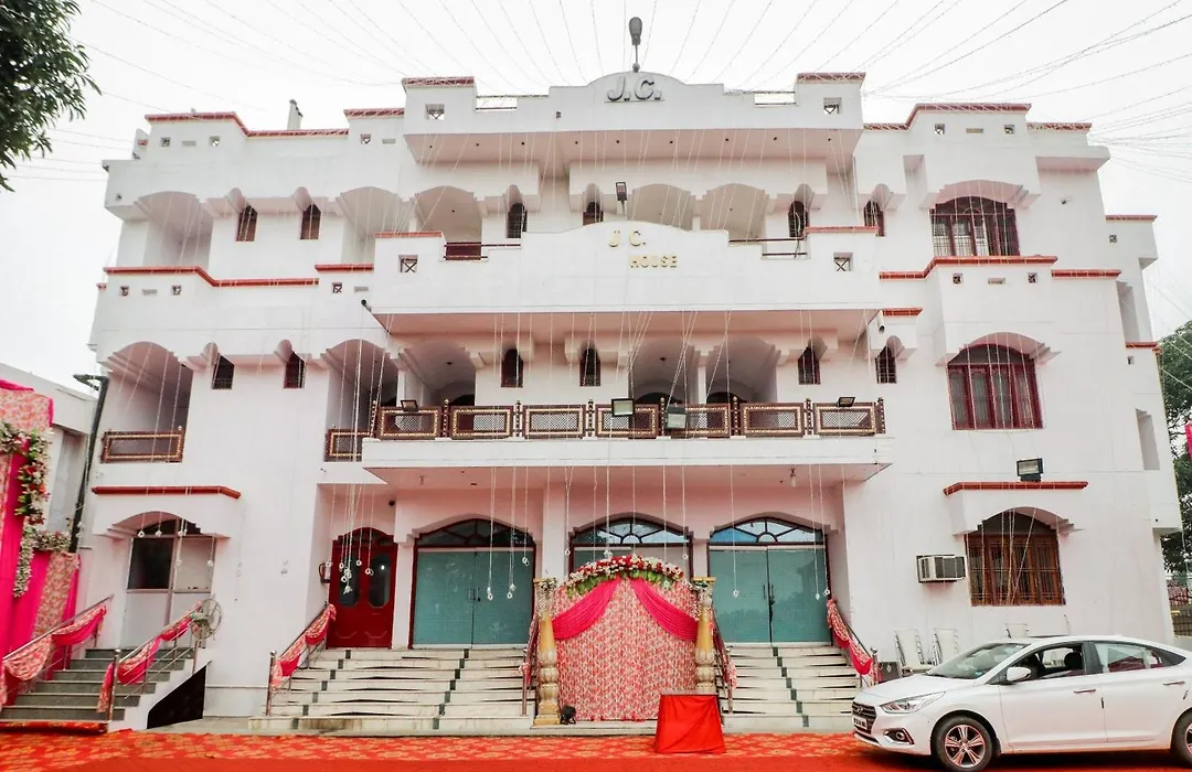 Spot On J C Guest House-1