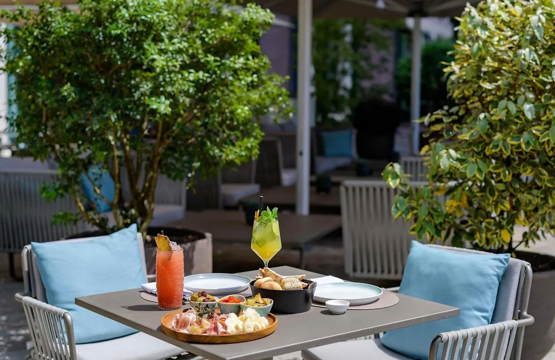 Moevenpick Hotel Basel-1