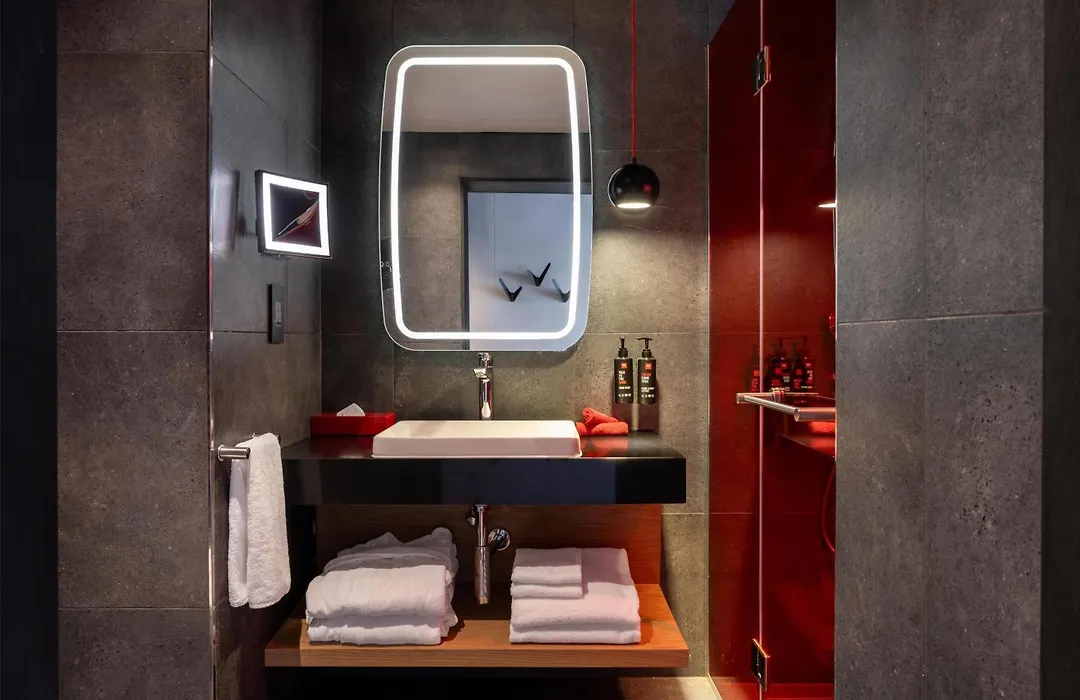 Radisson Red Hotel Johannesburg Rosebank-1
