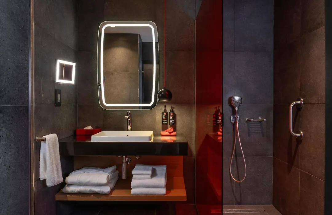 Radisson Red Hotel Johannesburg Rosebank-1