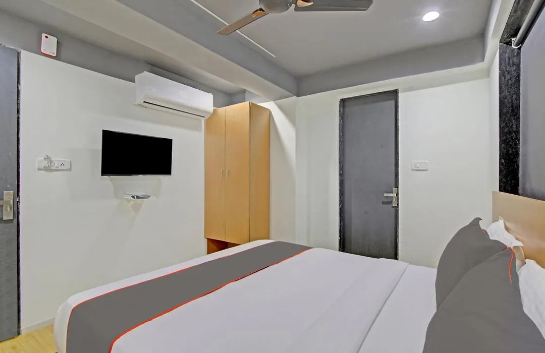 Collection O De'Pearl Hotel-1