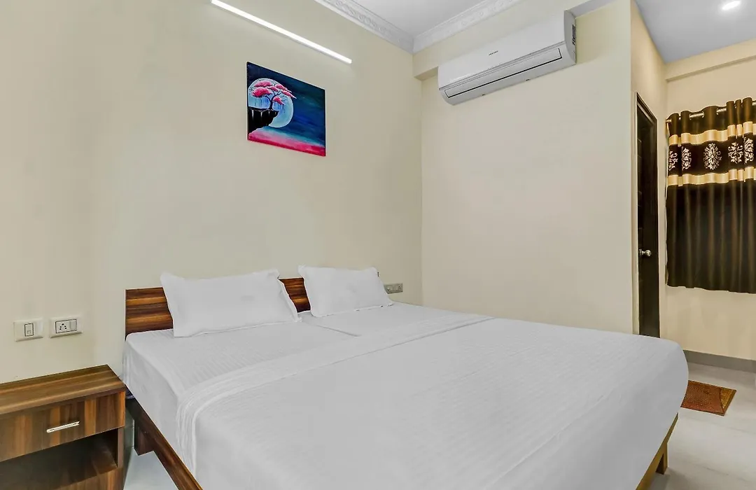 Capital O Safari Rooms Near Snow City-1