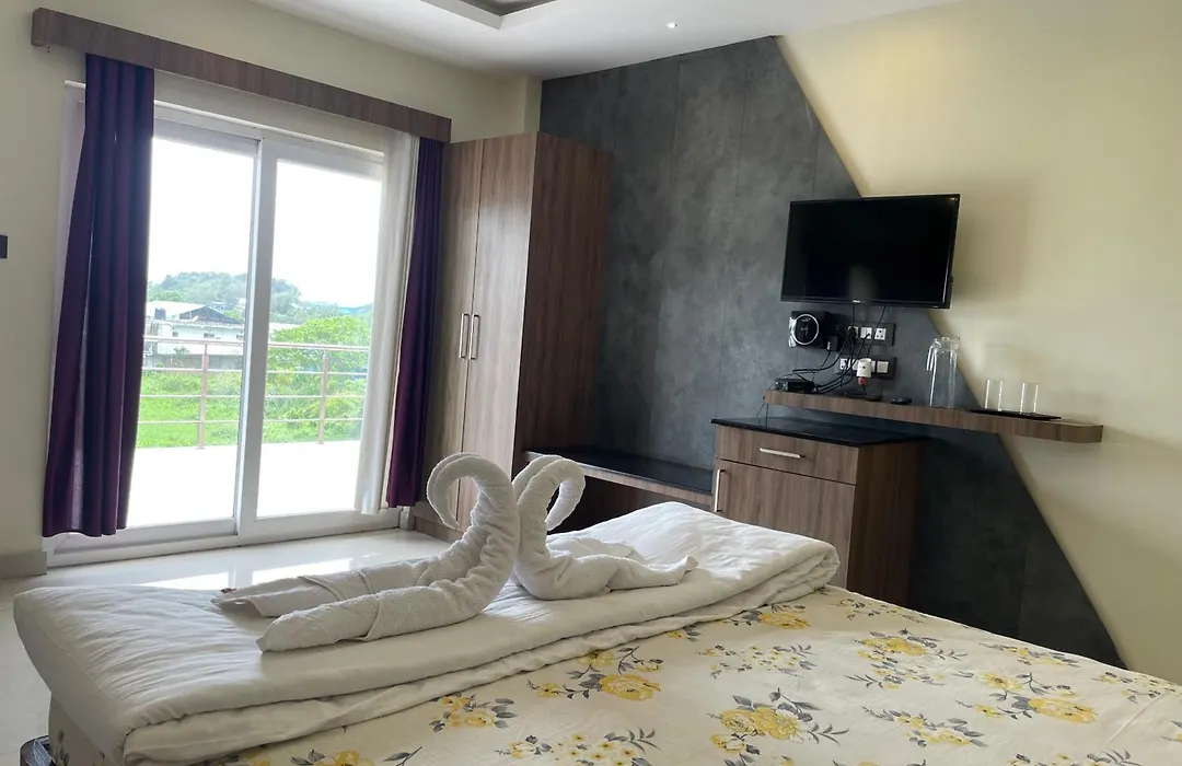 Hotel Lake View-1