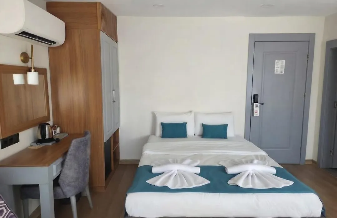 Lynda Hotel-1