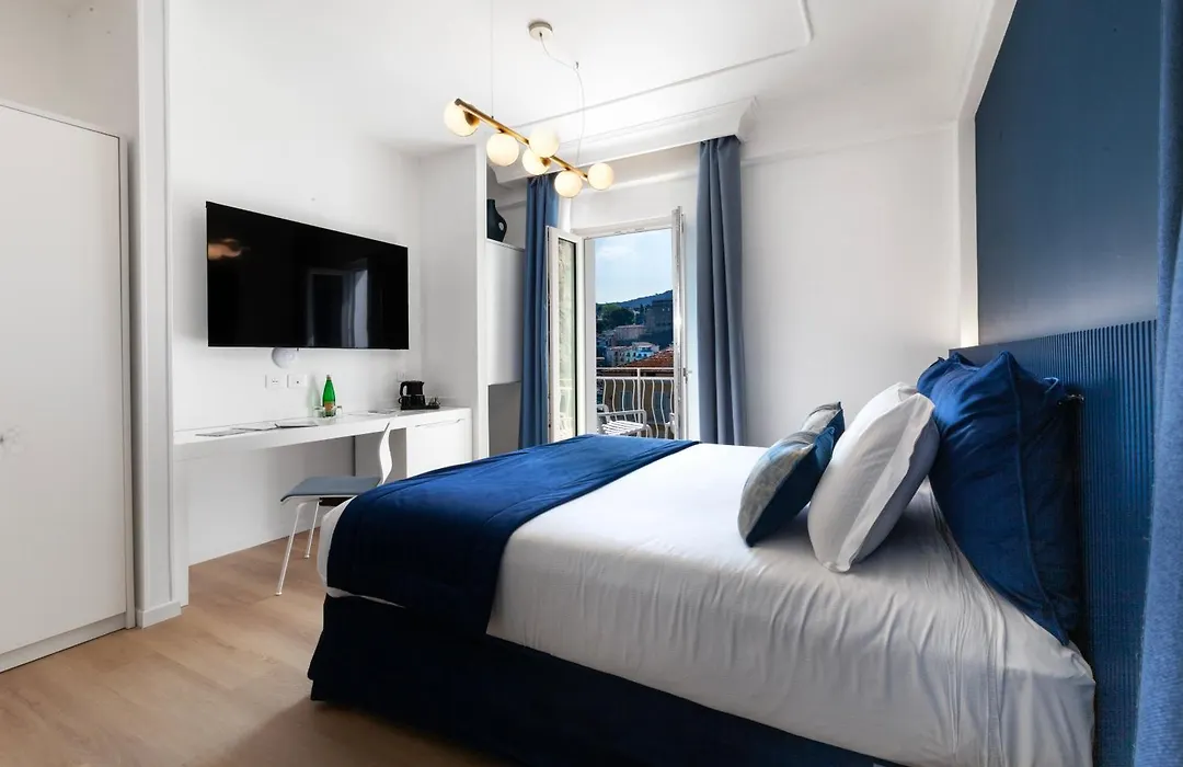 Admiral Hotel-1