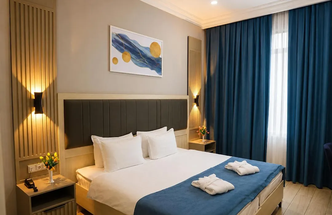 Human Hotel-1