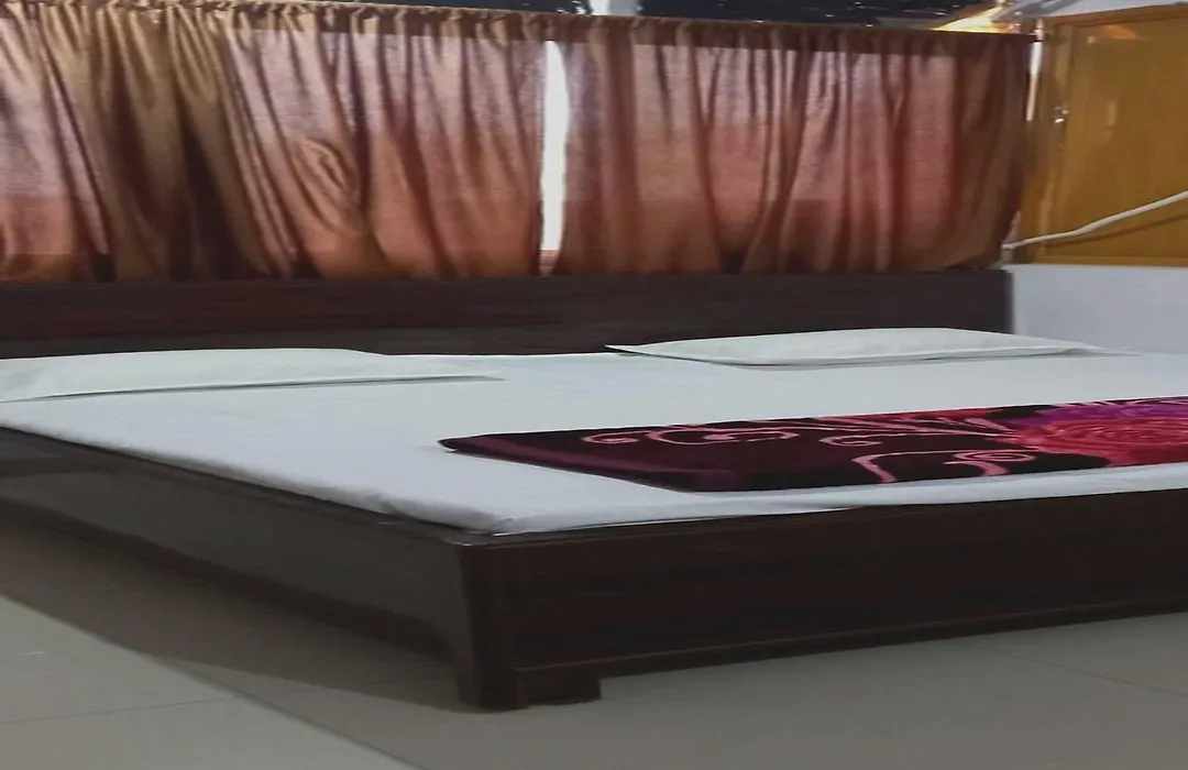 Hotel O Rr Guest House-1