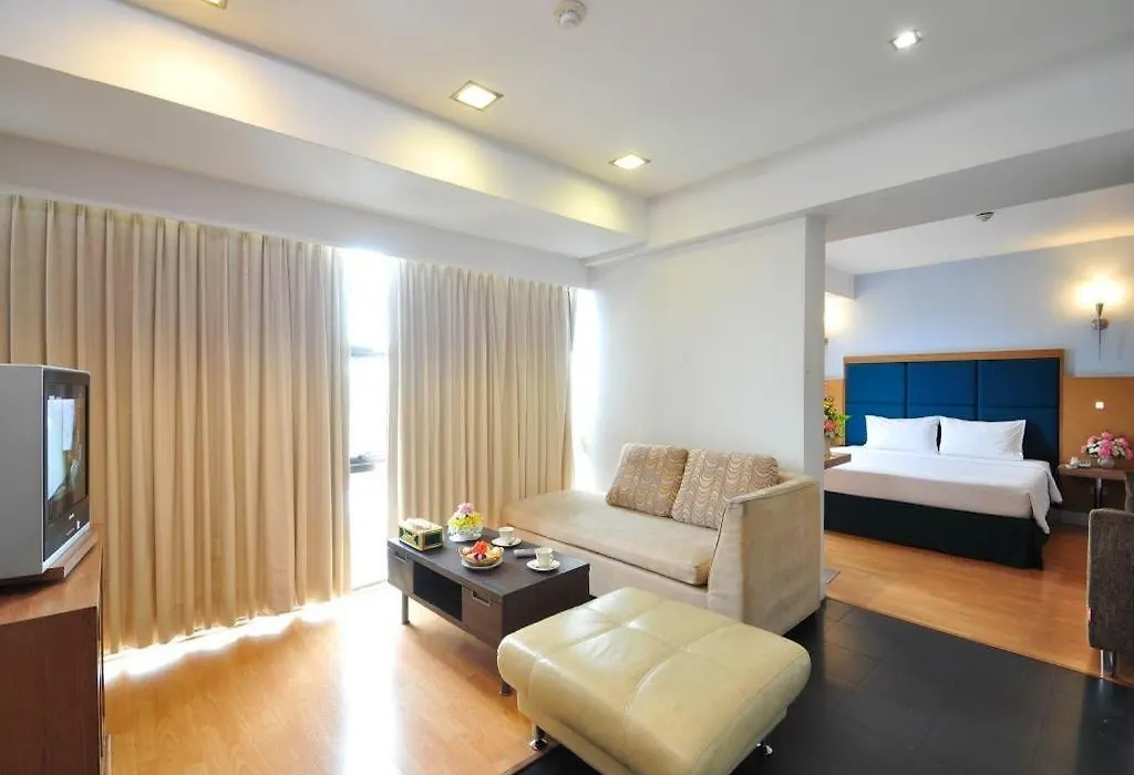 Mayflower Grande Hotel-1