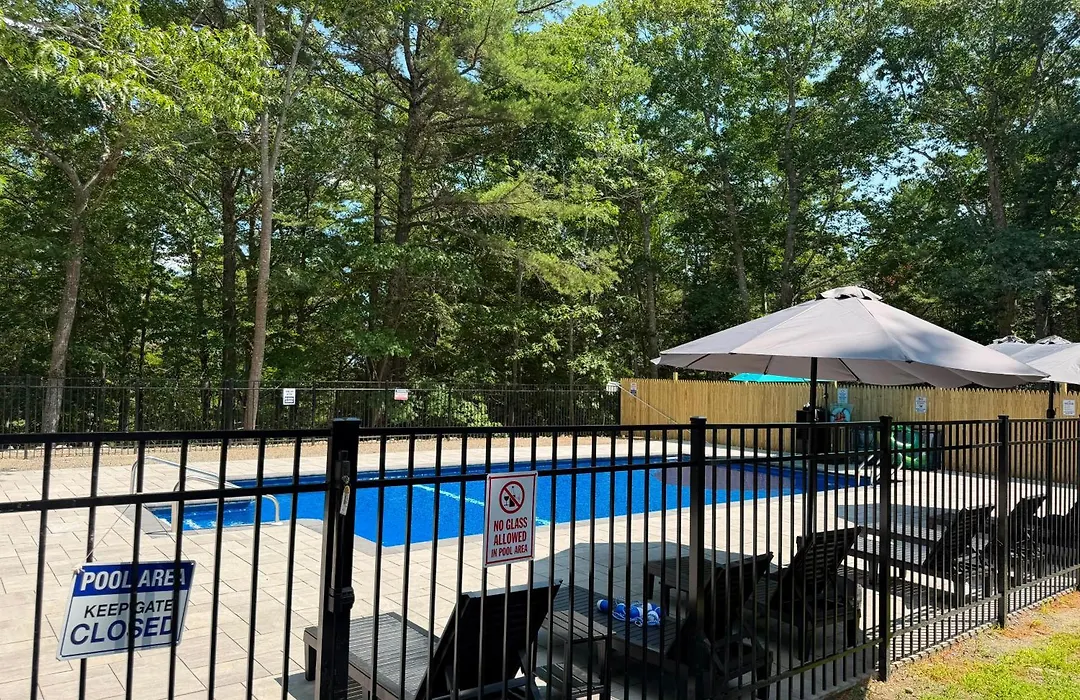 Hinckleys Dreamwood Cottages-1