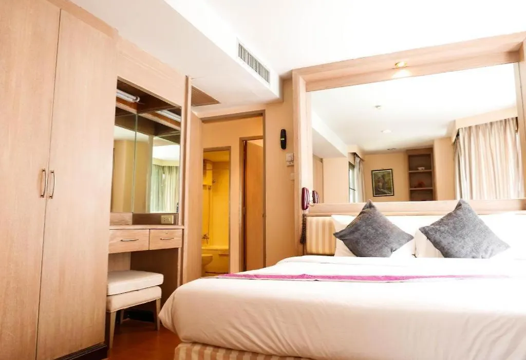 Best Comfort Bangkok Hotel-1