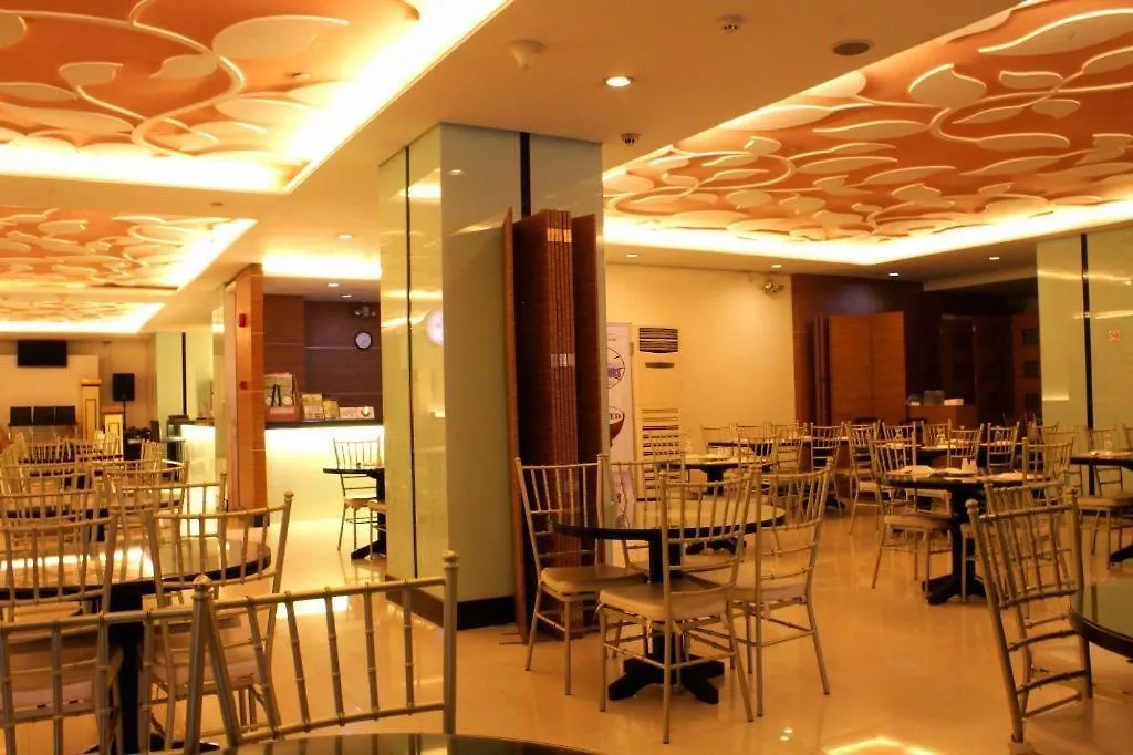 Vista Hotel Cubao-1