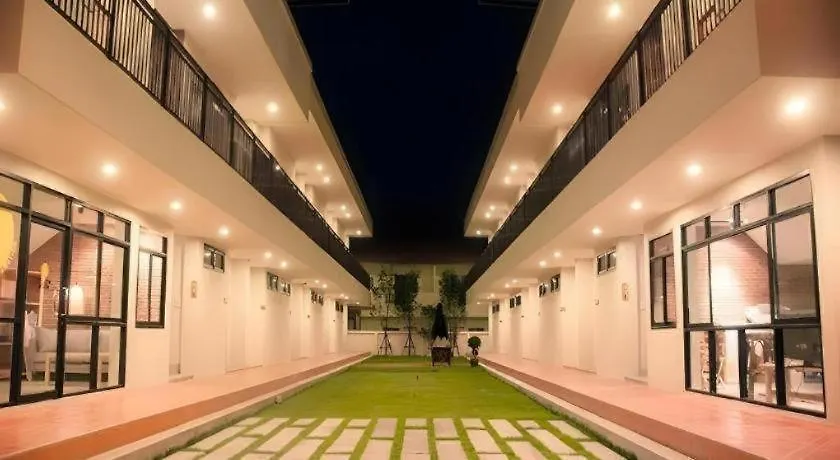 Yellow Moon Hotel-1