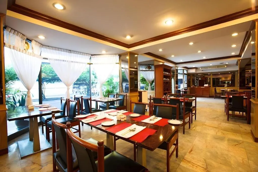 Nana Hotel Bangkok-1