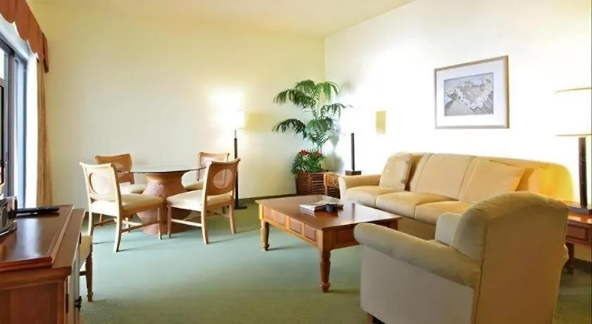 Wyndham Royal Sea Cliff Resort-1