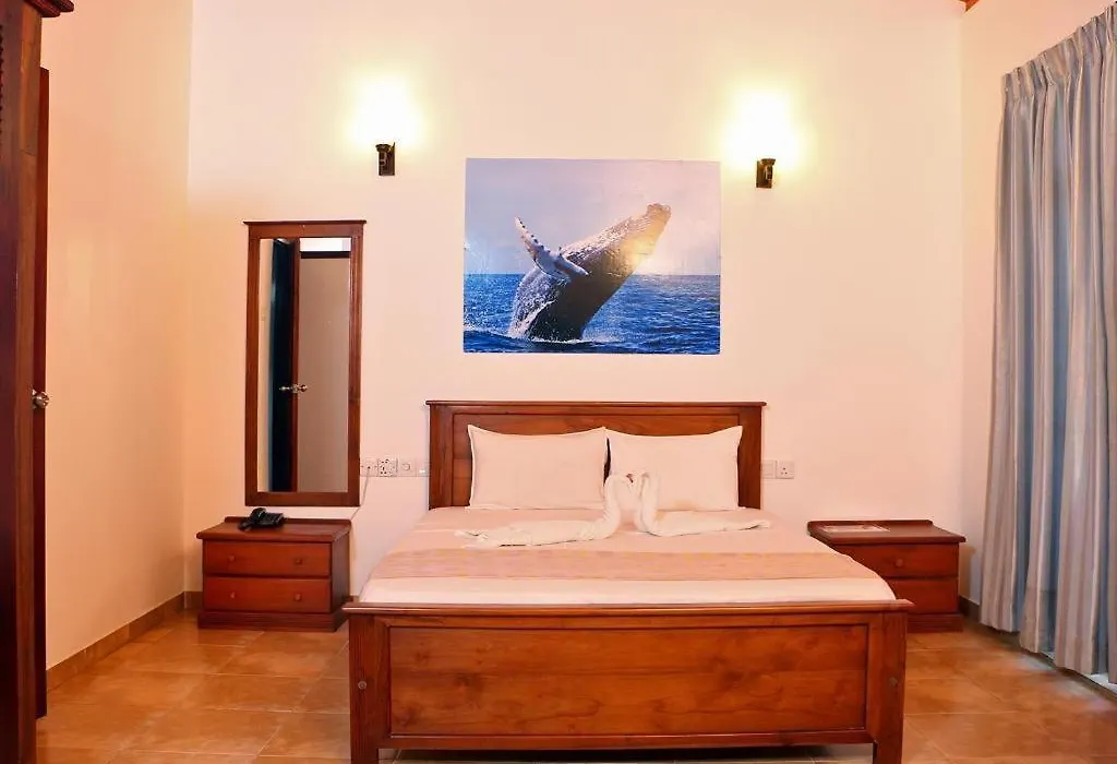 Oyo 246 Roy Villa Beach Hotel-1