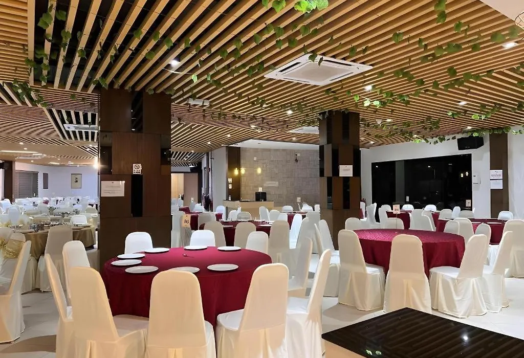 D Arc Hotel-1