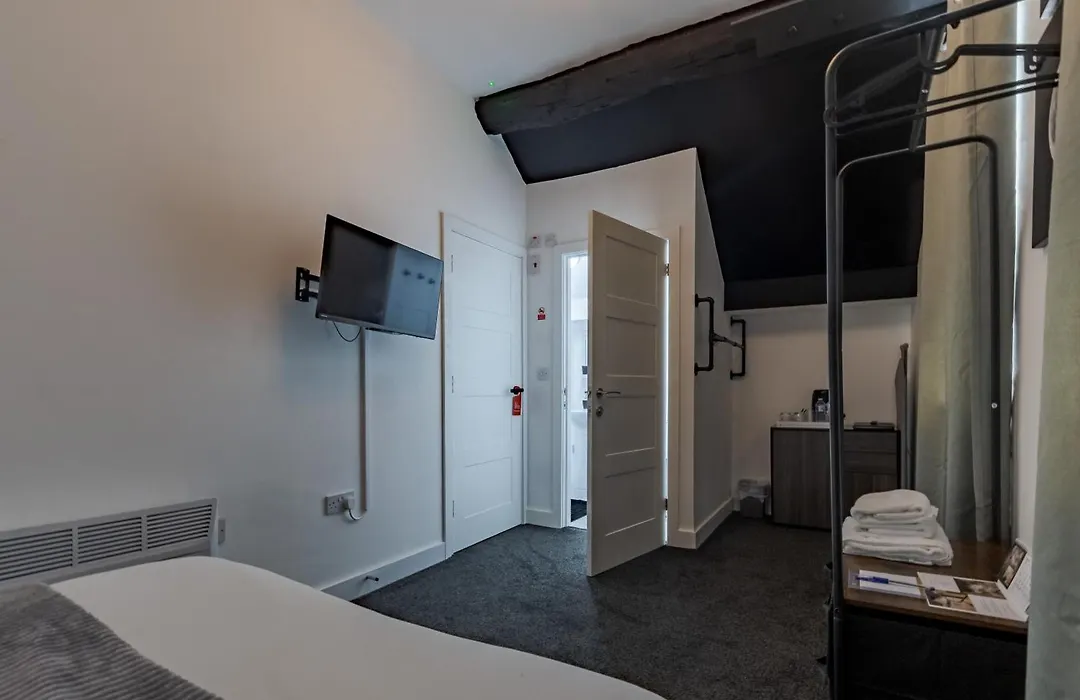 Stay Hub City Centre -Self Check-In Hotel-1