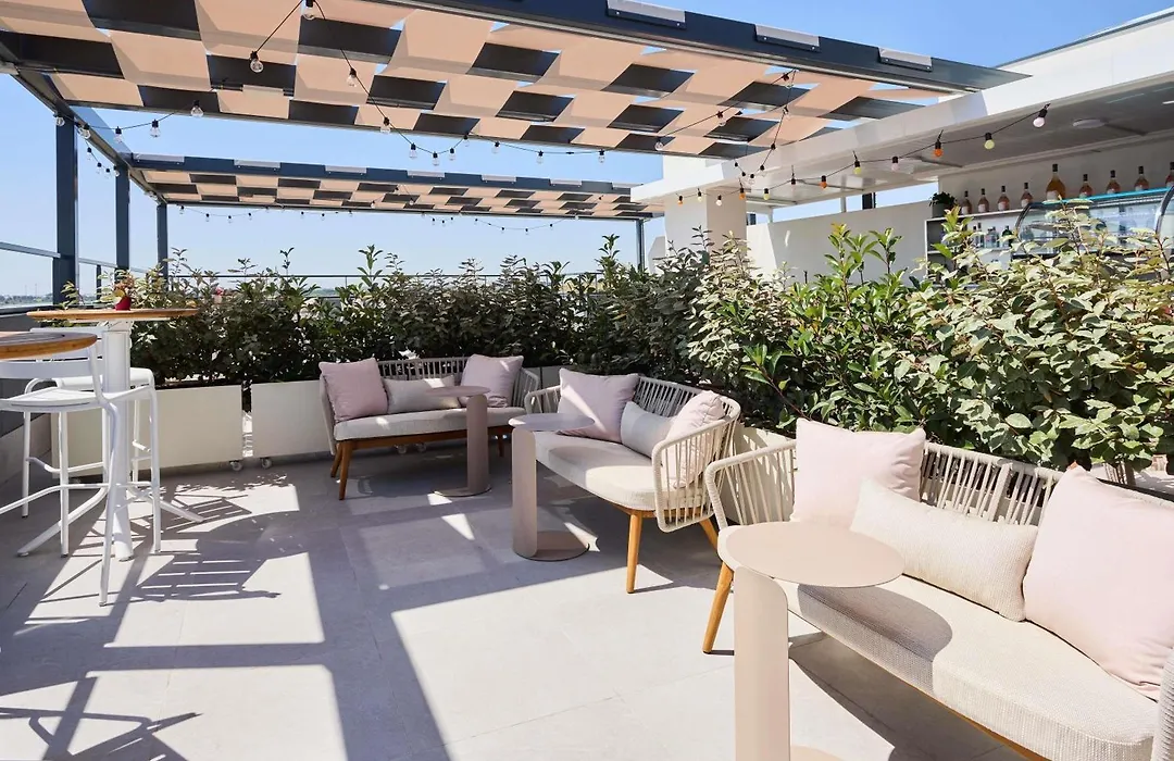 Ibis Styles Madrid Airport Valdebebas-1