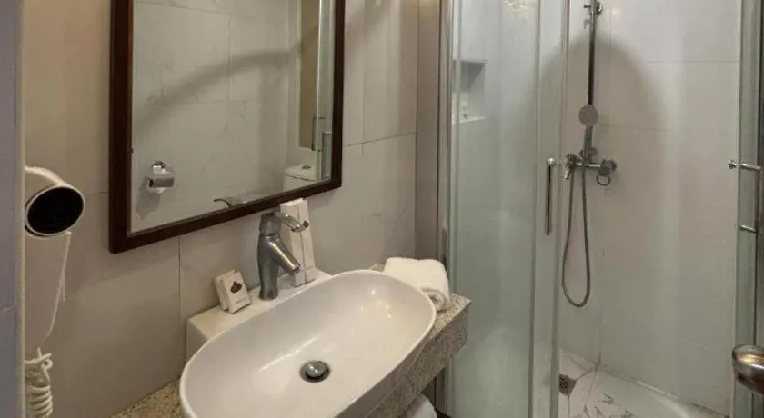 Queen Margarette Hotel-1