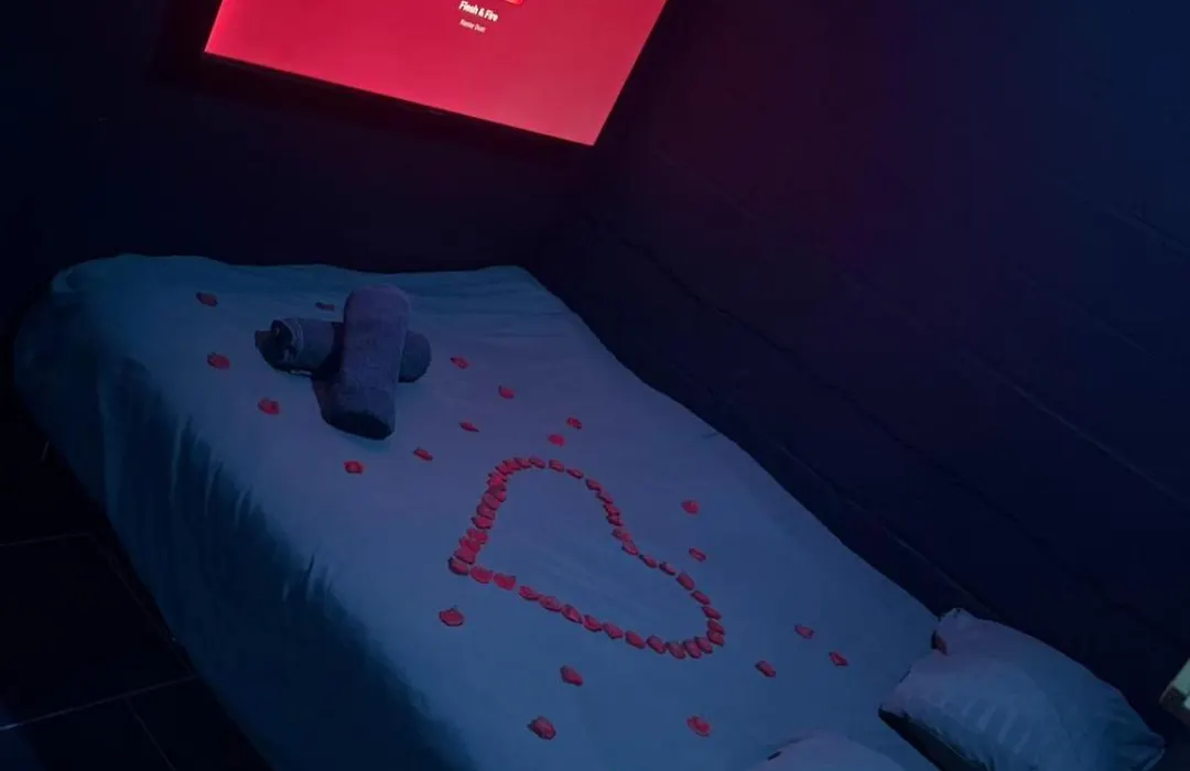 Suite Love Jacuzzi-1