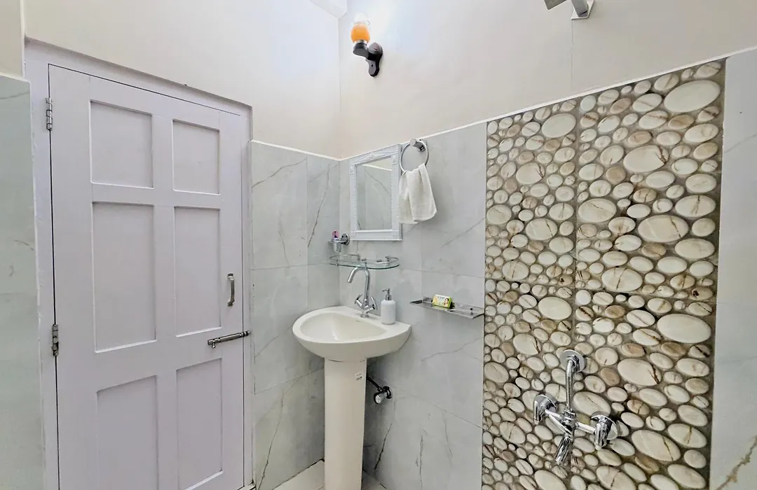 Breeze Vale Homestay-1